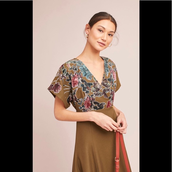 NEW 🎈Elegant ANTHROPOLOGIE Velvet Floral Midi 🎈 - Picture 2 of 3